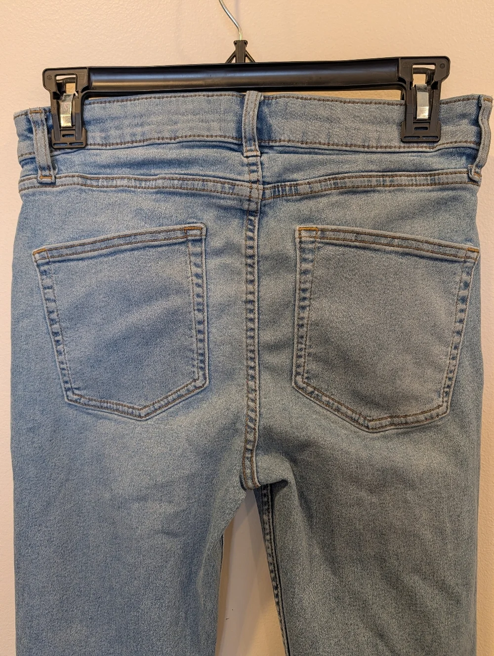 ASOS DESIGN stretch flare jeans in light wash blue - Picture 3 of 6